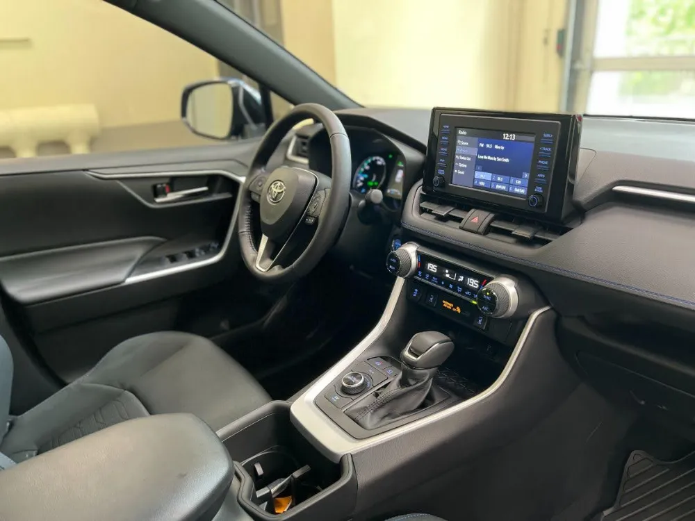 2022 Toyota RAV4 Hybrid SE Cavalry Blue 19